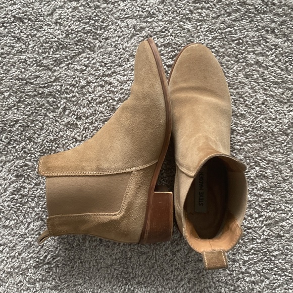 Steve Madden suede booties in great condition - Picture 3 of 7